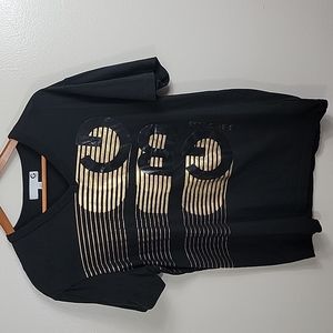 Guess  Men's V Neck Logo Short Sleeve TShirt Size XL